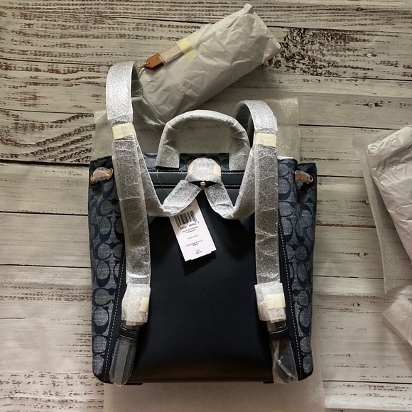 🔥RETIRED😍Coach Kleo Backpack in Signature Chambray - Picture 10 of 12